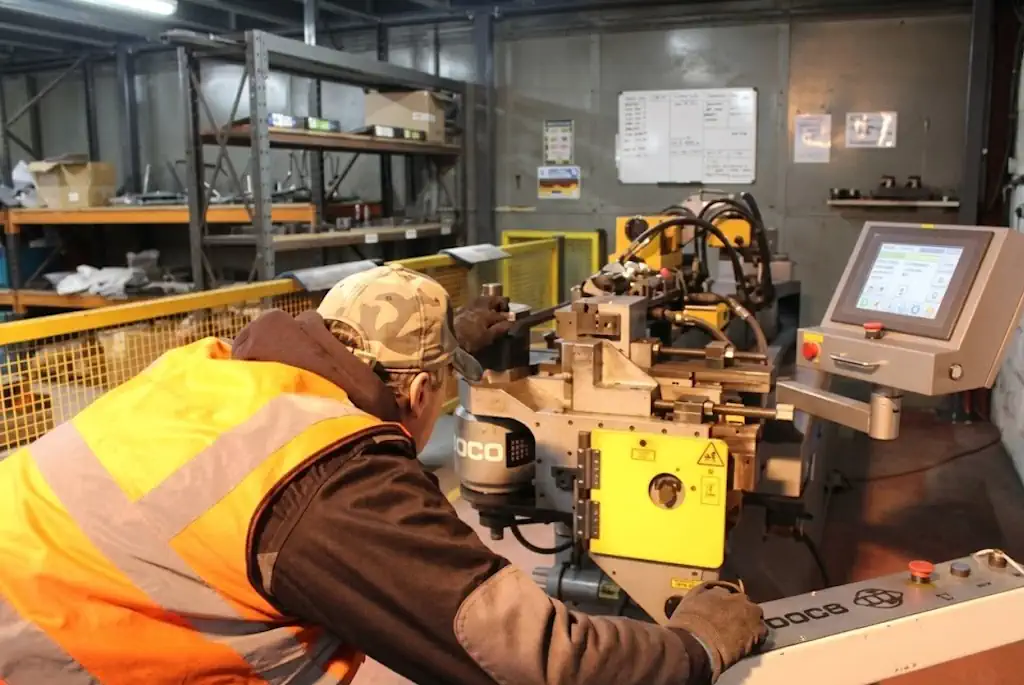 CNC tube bending machinery used for Unitruck manufacturing services